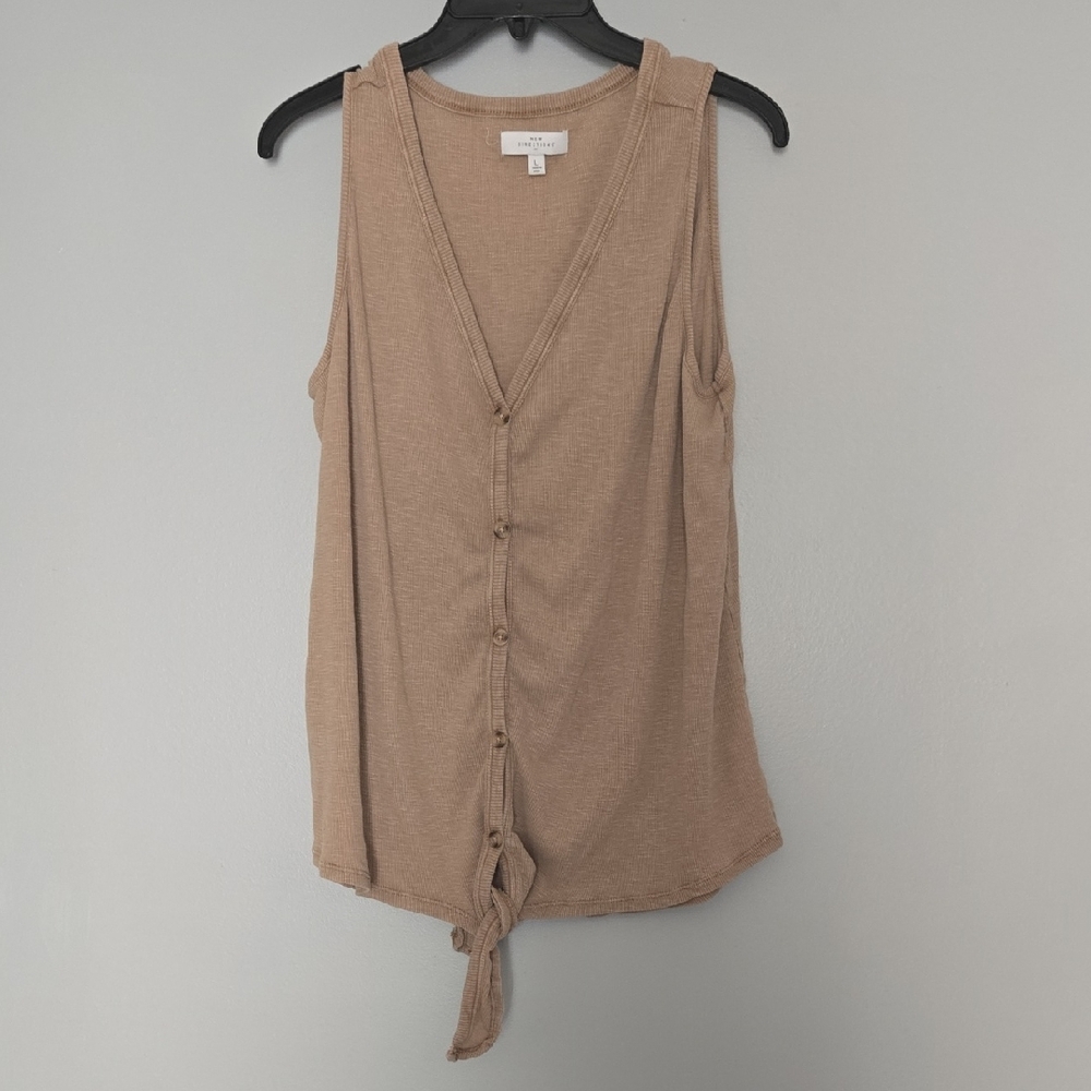 New Directions Tan Button-Front Tank Top